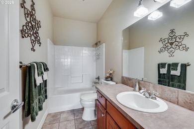 Beautifully maintained Craftsman style home offering main level - photo 15