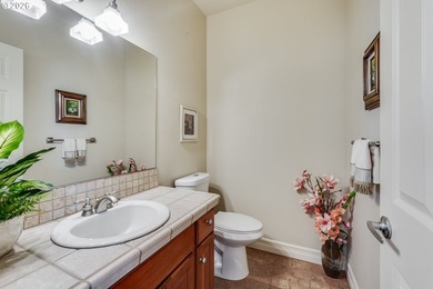 Beautifully maintained Craftsman style home offering main level - photo 16