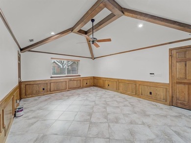 Charming ranch on corner lot in North Dallas with a versatile