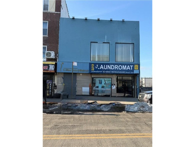 Great investment property with big and busy laundromat - photo 2