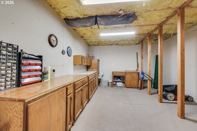 Beautifully maintained Craftsman style home offering main level - photo 23
