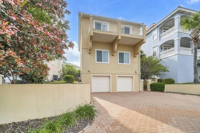 Discover the perfect blend of location, comfort, and investment - photo 4