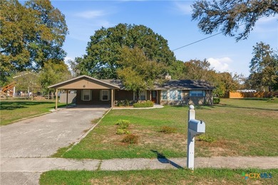 Welcome to 163 Lakeside Dr - the lakeside retreat you've been - photo 3