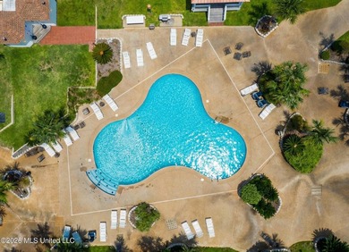 Beautiful 2 bedroom 2 bathroom, FULLY FURNISHED, TURNKEY condo - photo 11