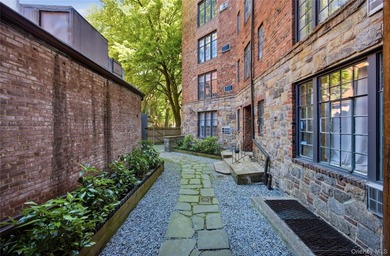 One-bedroom co-op located on the first floor in the Forest Hills - photo 16