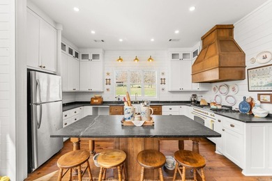 Welcome to your private country oasis! Nestled in an exclusive - photo 32