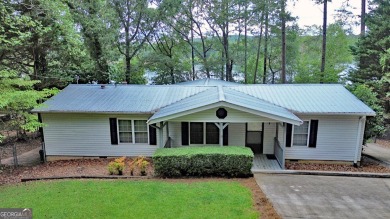 Lake Home For Sale in Toccoa, Georgia