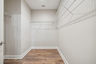 Welcome to this spacious, like-new 4-bedroom, 2-bath home lives - photo 15