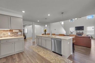 Welcome to 121 Teal Bluff Boulevard! A beautifully maintained - photo 16