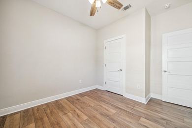 Welcome to this spacious, like-new 4-bedroom, 2-bath home lives - photo 20