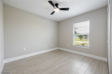 This brand new construction house is ready for you to make it a - photo 22