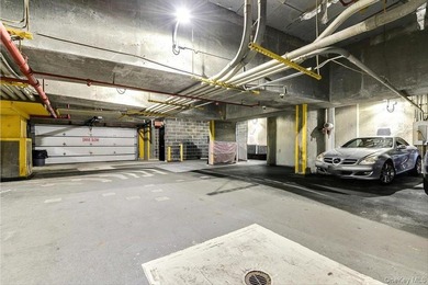 Sun-Filled 1-Bedroom + Office Corner Unit in Forest Hills Bright - photo 28