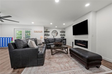 Welcome to 5 Dunvegan Lane in Bella Vista, a beautifully updated - photo 36