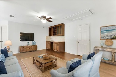 Experience resort-style living in the prestigious Castle Hills - photo 24