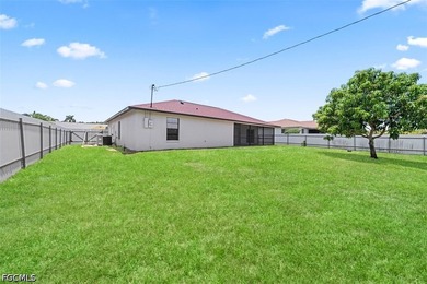 Welcome home to this beautifully remodeled 3-bedroom, 2-bathroom - photo 38