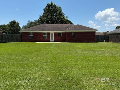 Welcome to 123 Pennbrooke Loop in Foley! This well-maintained - photo 8