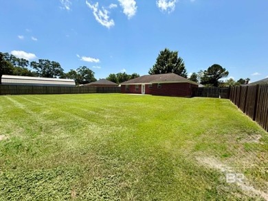 Welcome to 123 Pennbrooke Loop in Foley! This well-maintained - photo 10