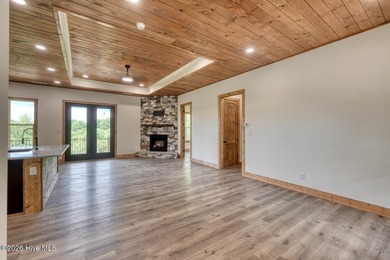 Welcome to mountain living at its finest in one of Murphy's most - photo 13