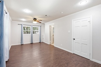 Beautiful 3-bedroom, 2-bath home featuring terracotta tile - photo 13