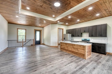 Welcome to mountain living at its finest in one of Murphy's most - photo 14