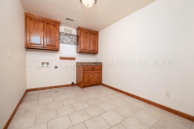 Welcome to this immaculate home with eat-in kitchen that has