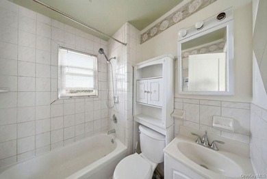 Single Family Home on a 3,000 sq ft lot with Private Driveway - photo 16