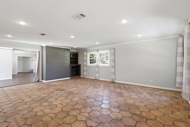 Beautiful 3-bedroom, 2-bath home featuring terracotta tile - photo 18