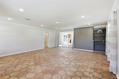 Beautiful 3-bedroom, 2-bath home featuring terracotta tile - photo 19