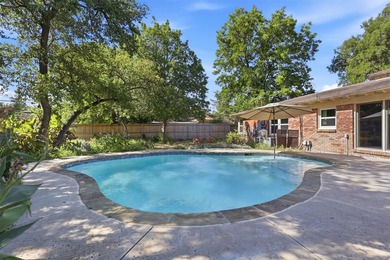 Beautiful 3-bedroom, 2-bath home featuring terracotta tile - photo 22