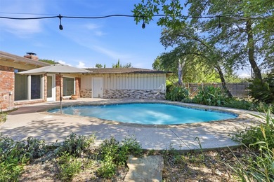 Beautiful 3-bedroom, 2-bath home featuring terracotta tile - photo 23