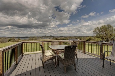 Looking for a home with a beautiful lake view? This inviting - photo 25