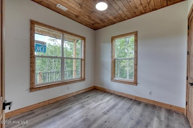 Welcome to mountain living at its finest in one of Murphy's most - photo 33