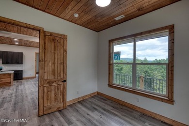 Welcome to mountain living at its finest in one of Murphy's most - photo 35