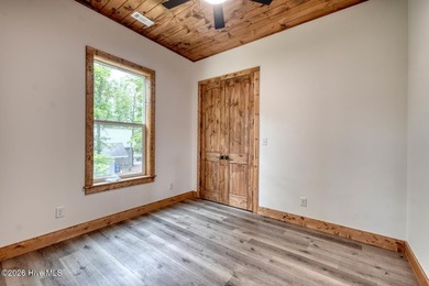 Welcome to mountain living at its finest in one of Murphy's most - photo 38