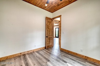 Welcome to mountain living at its finest in one of Murphy's most - photo 40
