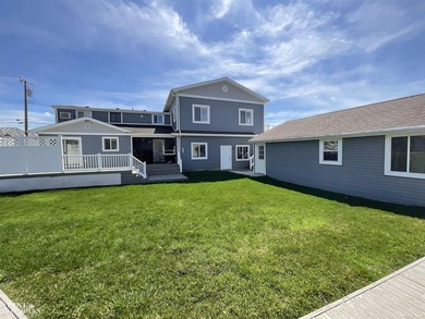 NEW PRICE ENJOY THE BEST OF WATERFRONT LIVING WITH THIS 5 - photo 8