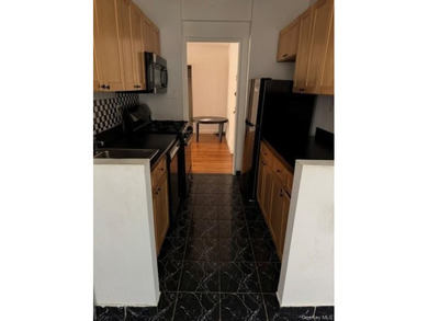 Move in Ready Large 1 Bedroom in the Pelham Parkway section of - photo 7