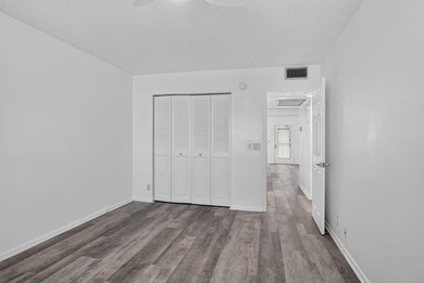 Welcome home! This freshly renovated, 3rd-floor 2-bed, 1.5-bath - photo 14