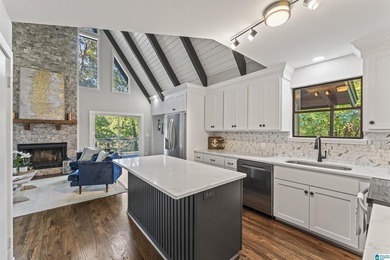 Have you been looking for a GORGEOUS LAKE HOME? VACATION - photo 19