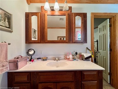 Welcome to an exceptional 420+/- acre ranch in Western Arkansas - photo 28