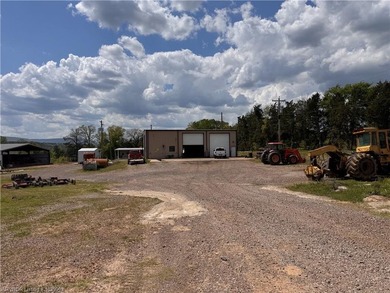 Welcome to an exceptional 420+/- acre ranch in Western Arkansas - photo 37