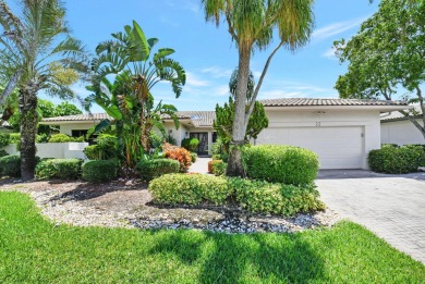 (private lake, pond, creek) Home For Sale in Boynton Beach Florida