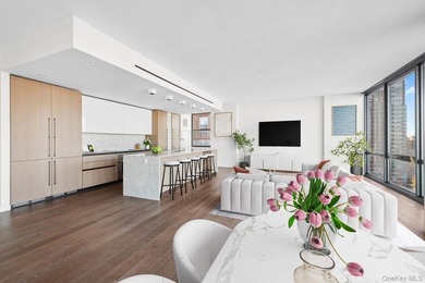 A Sanctuary in the Sky: Exquisite Full-Floor Penthouse with 3 - photo 4