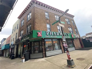 For sale mixed use property in Borough park. 2 apartments and 2 - photo 3