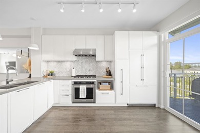 WATERFRONT 3 bed/2.5 bath townhome in Polygon's Beaufort Landing - photo 11
