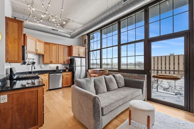 Stylish third-floor condo nestled in the heart of Northeast - photo 1