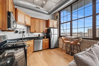 Stylish third-floor condo nestled in the heart of Northeast - photo 5