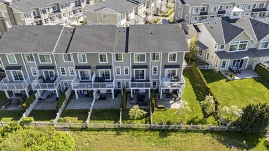 WATERFRONT 3 bed/2.5 bath townhome in Polygon's Beaufort Landing - photo 33