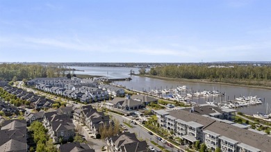 WATERFRONT 3 bed/2.5 bath townhome in Polygon's Beaufort Landing - photo 36