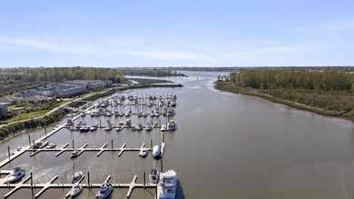 WATERFRONT 3 bed/2.5 bath townhome in Polygon's Beaufort Landing - photo 39